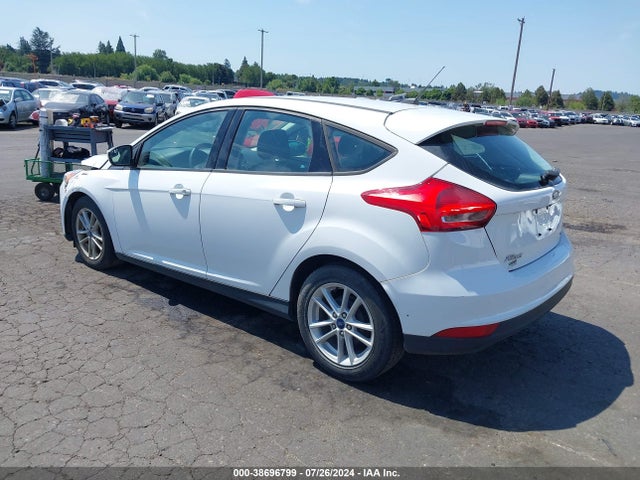 Ford FOCUS SE 2018 1FADP3K29JL280276 Image 3
