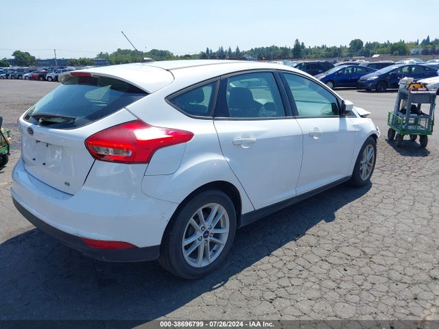 Ford FOCUS SE 2018 1FADP3K29JL280276 Image 4