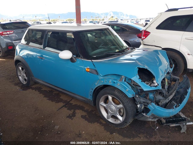 2007 MINI COOPER WMWMF33577TT57657 Photo 0