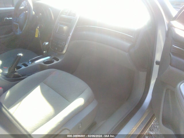 Chevrolet MALIBU LS 2015 1G11B5SL6FF353067 Image 5