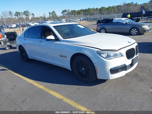 2015 WBAYF8C50FD655443 main image
