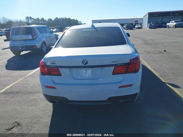 BMW 750li Xdrive 2015 WBAYF8C50FD655443 Image 16