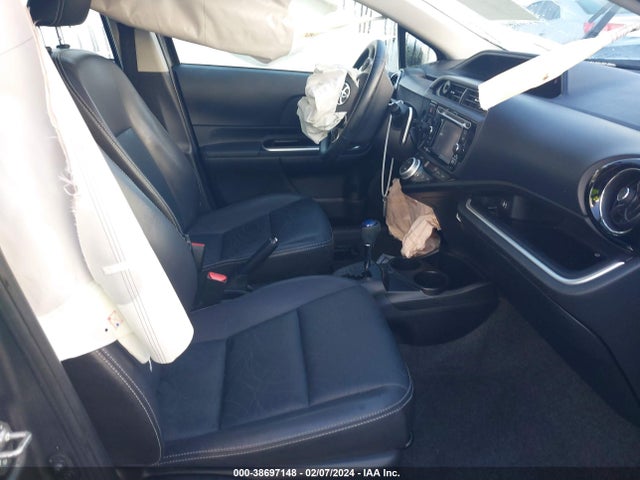 Toyota Prius C Four 2015 JTDKDTB32F1097145 Image 5