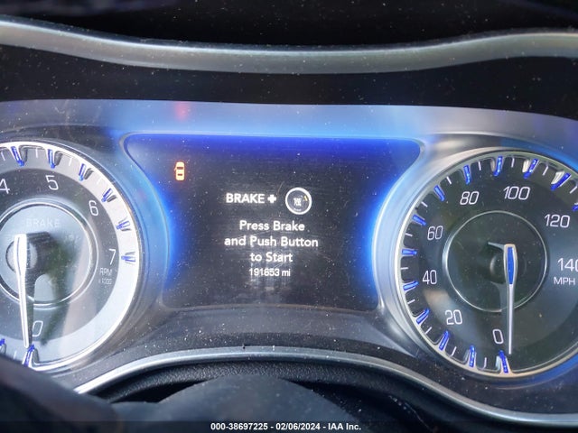Chrysler 300 Limited 2015 2C3CCAAG8FH893596 Image 7