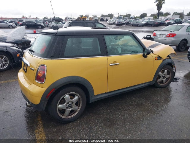 2009 MINI COOPER WMWMF33549TW79613 Photo 3