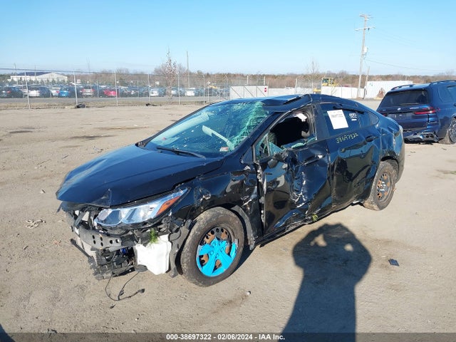 Chevrolet Cruze Ls Auto 2018 1G1BC5SM2J7233618 Image 2