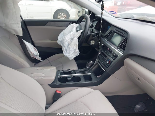 2016 HYUNDAI SONATA SE VIN: 5NPE24AF0GH381114