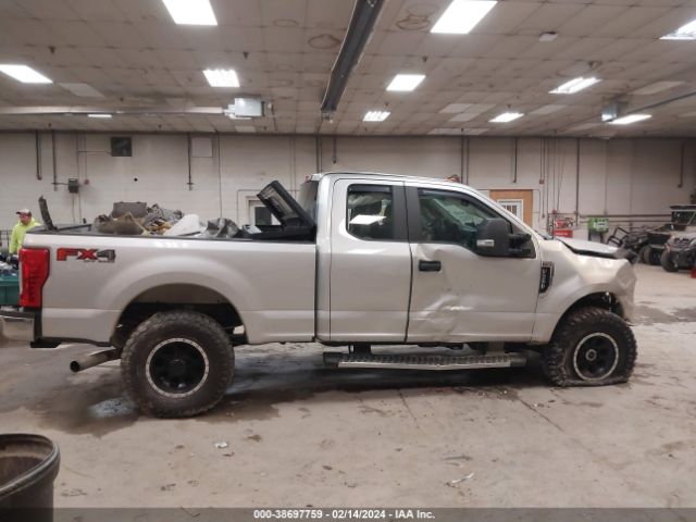 1FT7X3B66KEE16766 Ford F-350 Xl