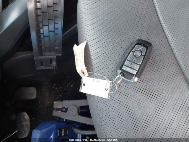 1FT6W1EV5NWG09950 Ford F-150 Lightning Lariat