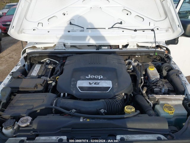 1C4BJWDG4JL838841 Jeep Wrangler Jk Unlimited Sport S 4x4