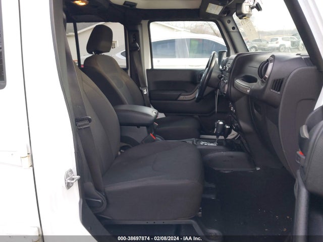 1C4BJWDG4JL838841 Jeep Wrangler Jk Unlimited Sport S 4x4