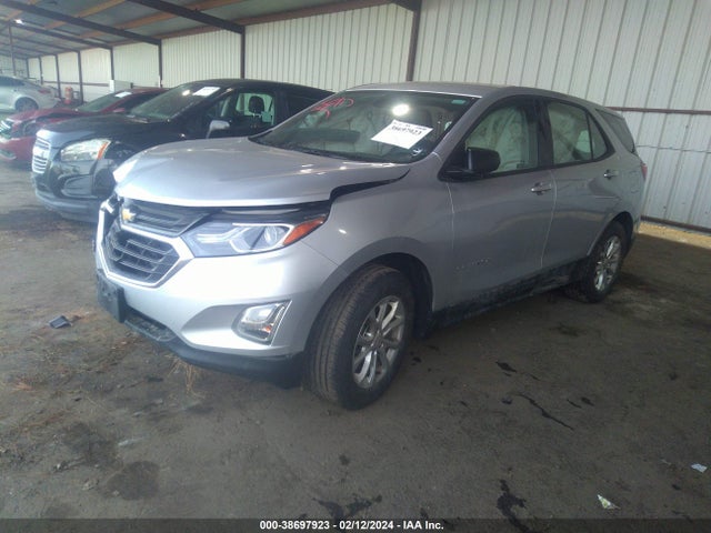 Chevrolet EQUINOX LS 2018 2GNAXREVXJ6347411 Image 2