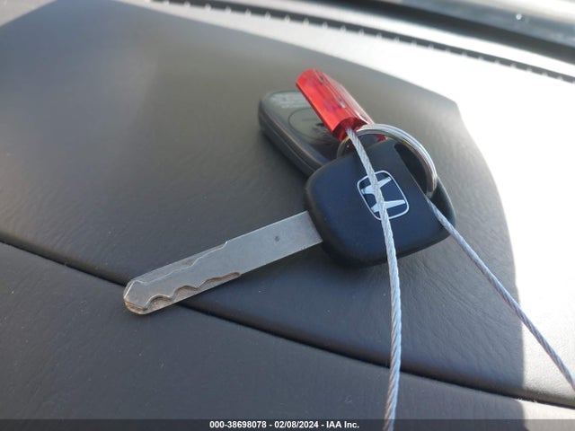 2004 HONDA CIVIC LX VIN: 2HGES16624H615007