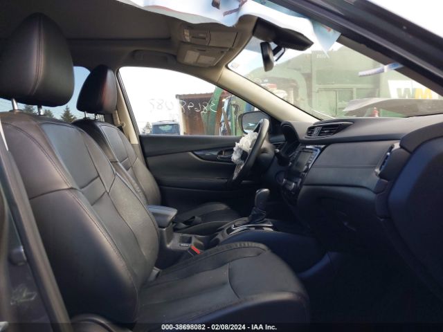 5N1AT2MV3JC801207 Nissan Rogue Sl