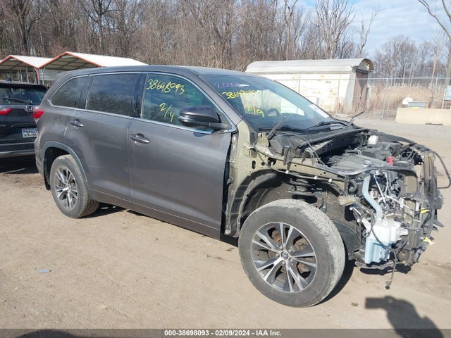 Toyota Highlander Le 2017 5TDBZRFH6HS356963 main image
