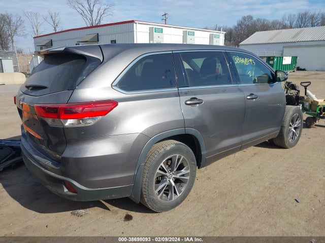 Toyota Highlander Le 2017 5TDBZRFH6HS356963 Image 4