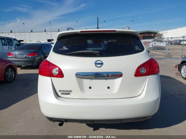 JN8AS5MT4EW623615 Nissan Rogue Select S