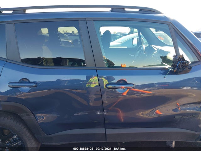ZACNJDE10NPN98794 Jeep Renegade Altitude 4x4