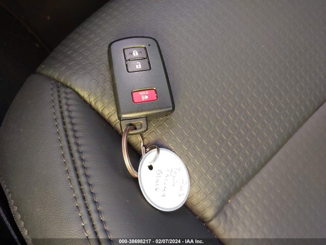 38698217 :رقم المزاد ، 3TMEZ5CN7PM211610 vin ، 2023 Toyota Tacoma Limited مزاد بيع