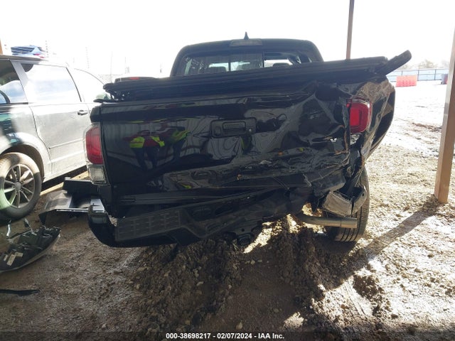 38698217 :رقم المزاد ، 3TMEZ5CN7PM211610 vin ، 2023 Toyota Tacoma Limited مزاد بيع