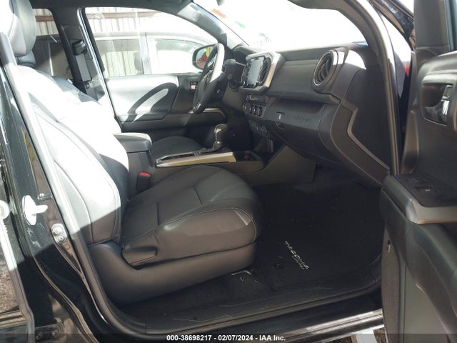 38698217 :رقم المزاد ، 3TMEZ5CN7PM211610 vin ، 2023 Toyota Tacoma Limited مزاد بيع