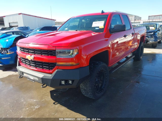 Chevrolet Silverado 1500 Custom 2018 1GCRCPEC8JZ353500 Image 2