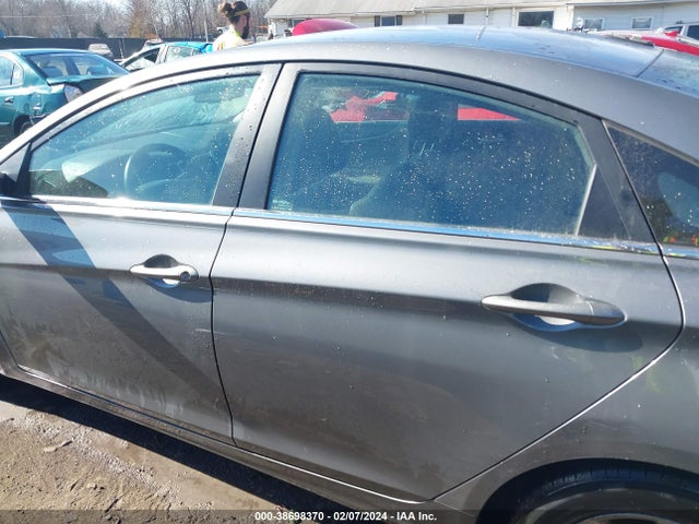 2013 HYUNDAI SONATA GLS VIN: 5NPEB4AC5DH653271