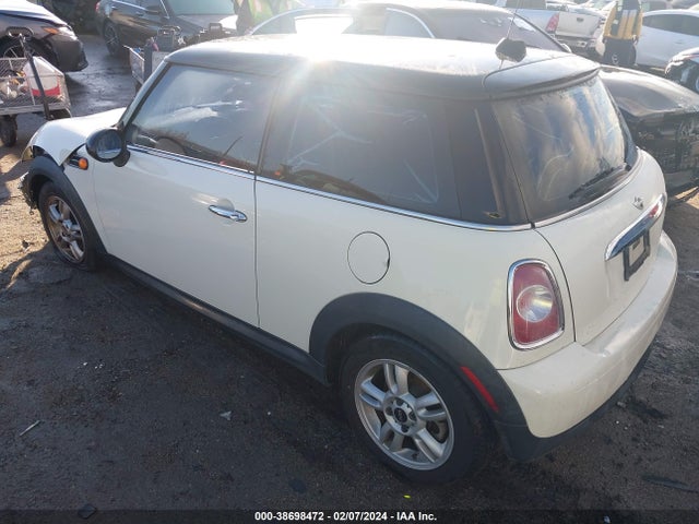 2013 MINI HARDTOP WMWSU3C56DT548530 Photo 2
