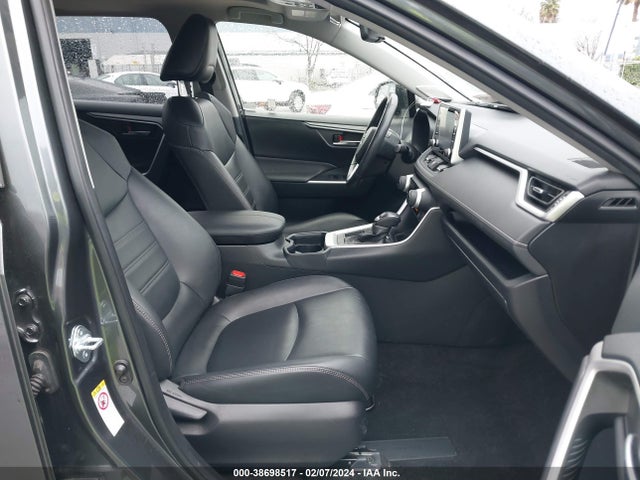2019 TOYOTA RAV4 XLE PREMIUM VIN: JTMC1RFV6KD005278