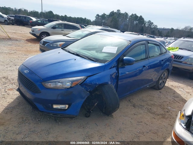 Ford FOCUS SE 2018 1FADP3F23JL265444 Image 2