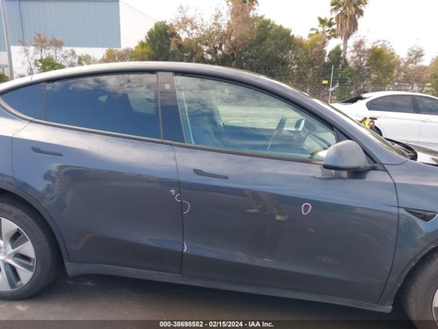7SAYGDEE2NF557594 Tesla Model Y Long Range Dual Motor All-wheel Drive