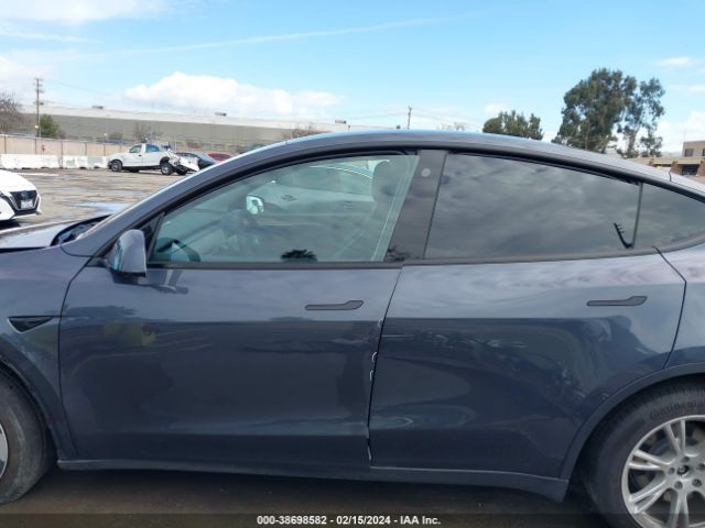 7SAYGDEE2NF557594 Tesla Model Y Long Range Dual Motor All-wheel Drive
