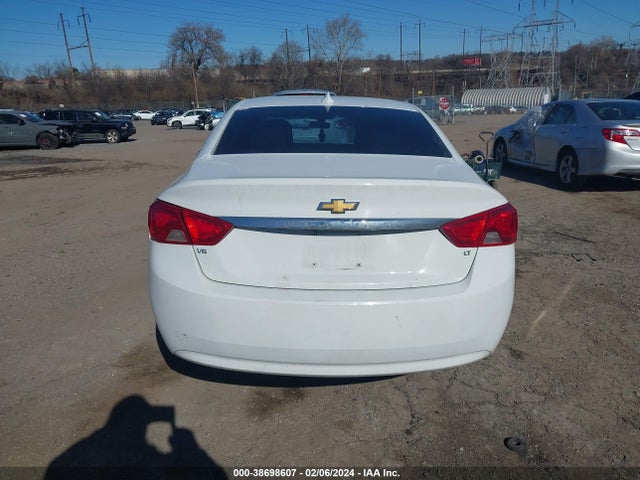 Chevrolet IMPALA 1LT 2018 2G1105S38J9134862 Image 16