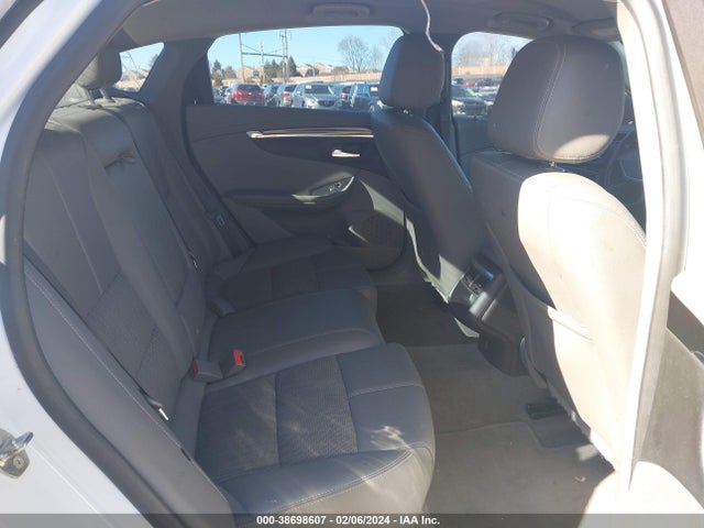 Chevrolet IMPALA 1LT 2018 2G1105S38J9134862 Image 8