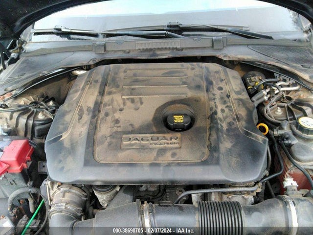 2017 JAGUAR XF SAJBL4BN1HCY48027 Photo 9