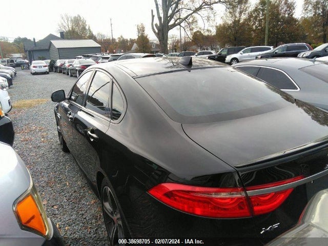 2017 JAGUAR XF SAJBL4BN1HCY48027 Photo 2