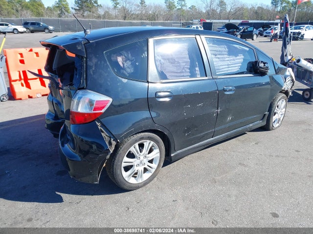 2010 HONDA FIT SPORT VIN: JHMGE8H4XAC033785