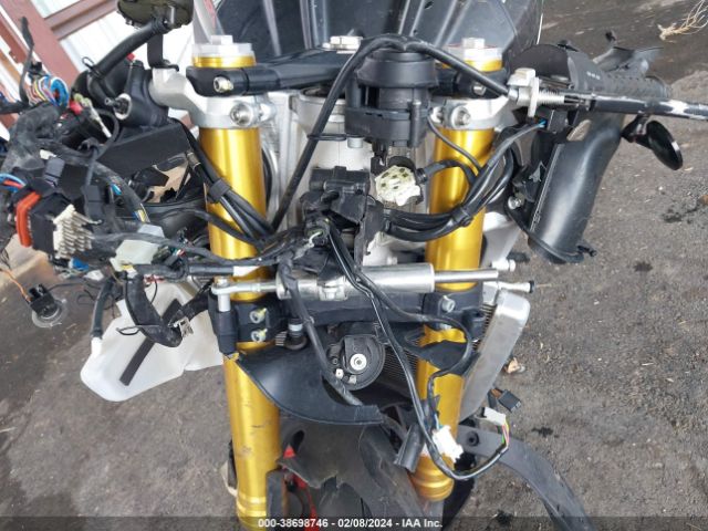 2017 APRILIA RSV4 ZD4KEU002HS000068 Photo 4