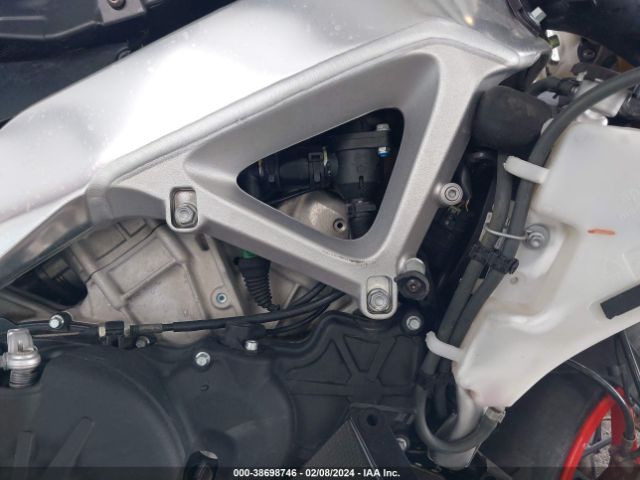 2017 APRILIA RSV4 ZD4KEU002HS000068 Photo 7