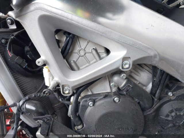 2017 APRILIA RSV4 ZD4KEU002HS000068 Photo 8