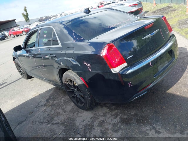 2C3CCARG3JH257956 Chrysler 300 Touring L Awd