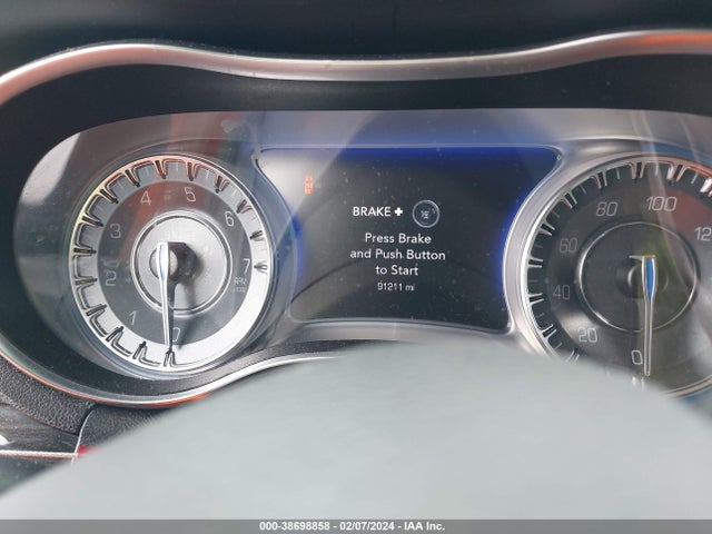 2C3CCARG3JH257956 Chrysler 300 Touring L Awd