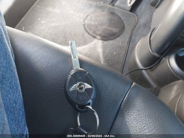 2006 MINI COOPER S WMWRH33556TK59774 Photo 10