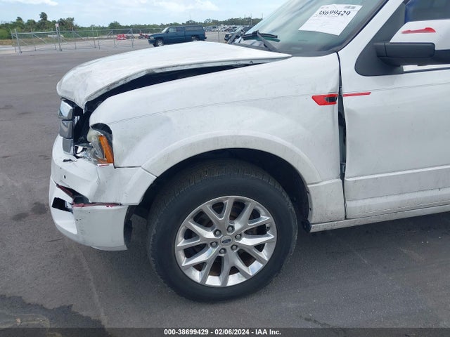 Ford Expedition Limited 2015 1FMJU1KT0FEF01628 Image 17