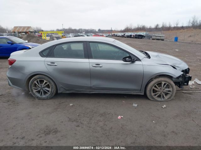 3KPF24AD8NE468246 KIA Forte Lxs