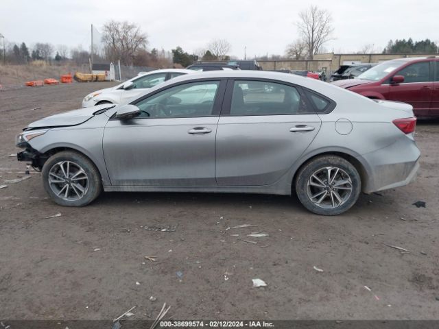 3KPF24AD8NE468246 KIA Forte Lxs