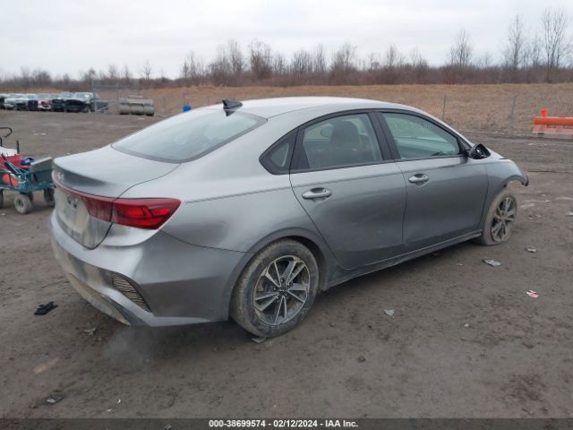 3KPF24AD8NE468246 KIA Forte Lxs