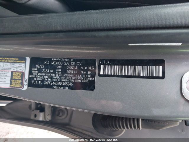 3KPF24AD8NE468246 KIA Forte Lxs