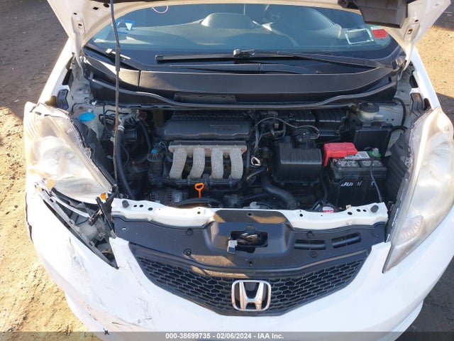 2011 HONDA FIT SPORT VIN: JHMGE8H53BC001013