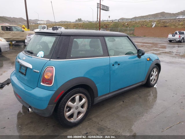 2009 MINI COOPER WMWMF33579TW73336 Photo 3